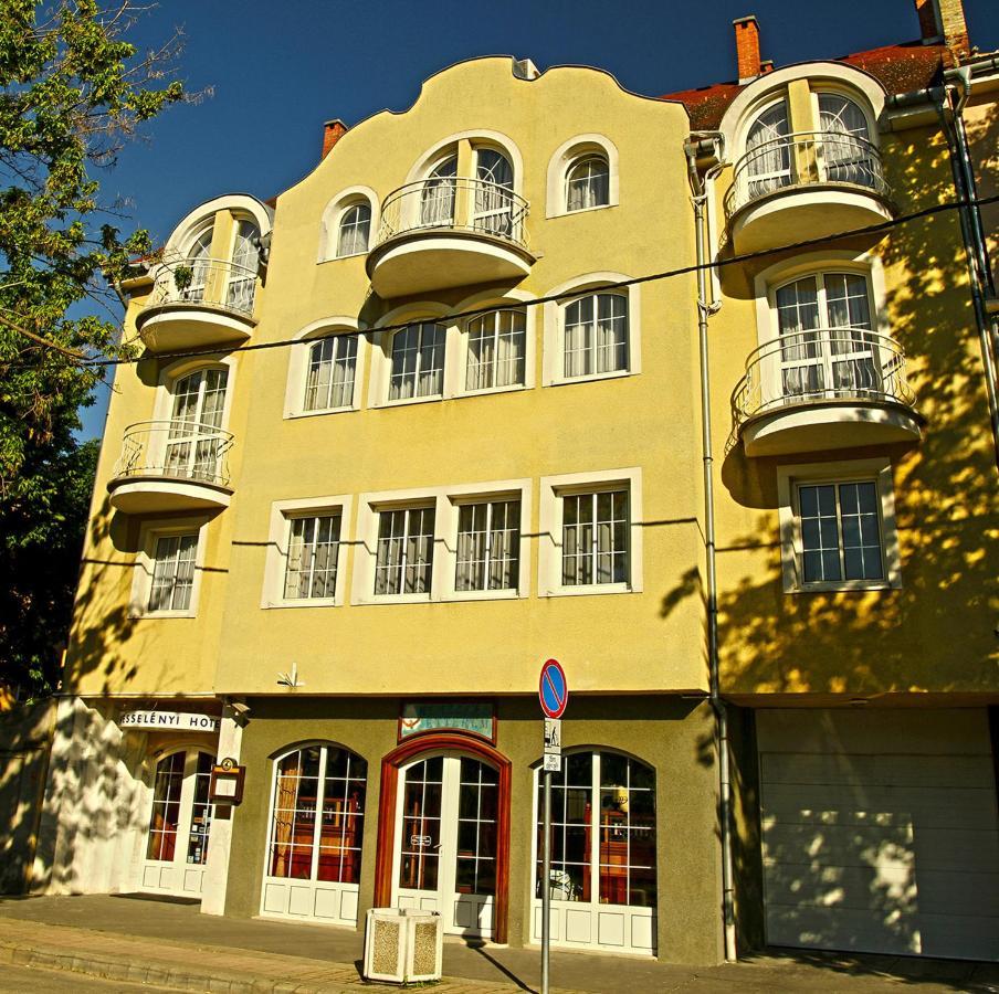 Hotel Wesselenyi Дьёр Экстерьер фото