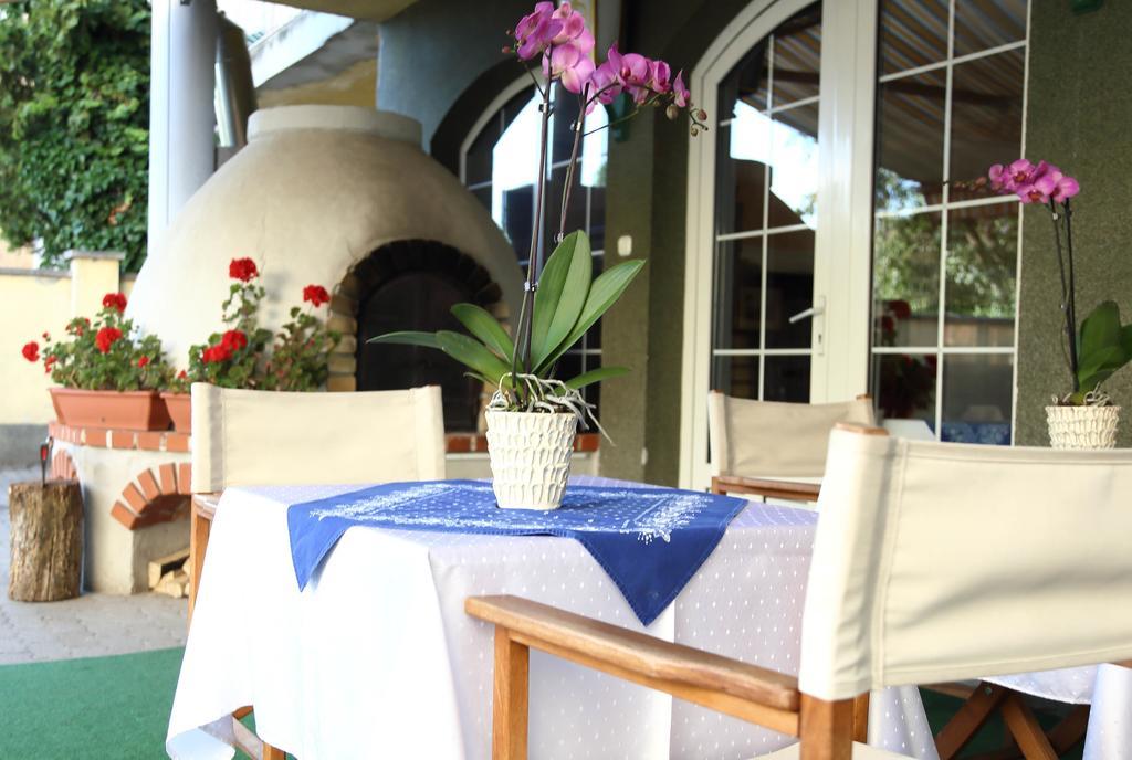 Hotel Wesselenyi Дьёр Экстерьер фото